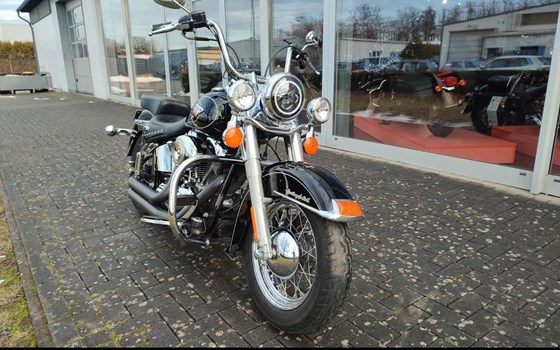 Gebrauchtmotorrad Harley-Davidson Softail Heritage Classic FLSTC - Bild 2