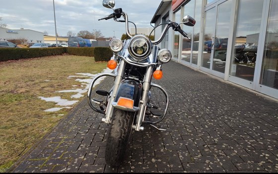 Gebrauchtmotorrad Harley-Davidson Softail Heritage Classic FLSTC - Bild 3
