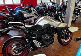 Neumotorrad Suzuki GSX-8S