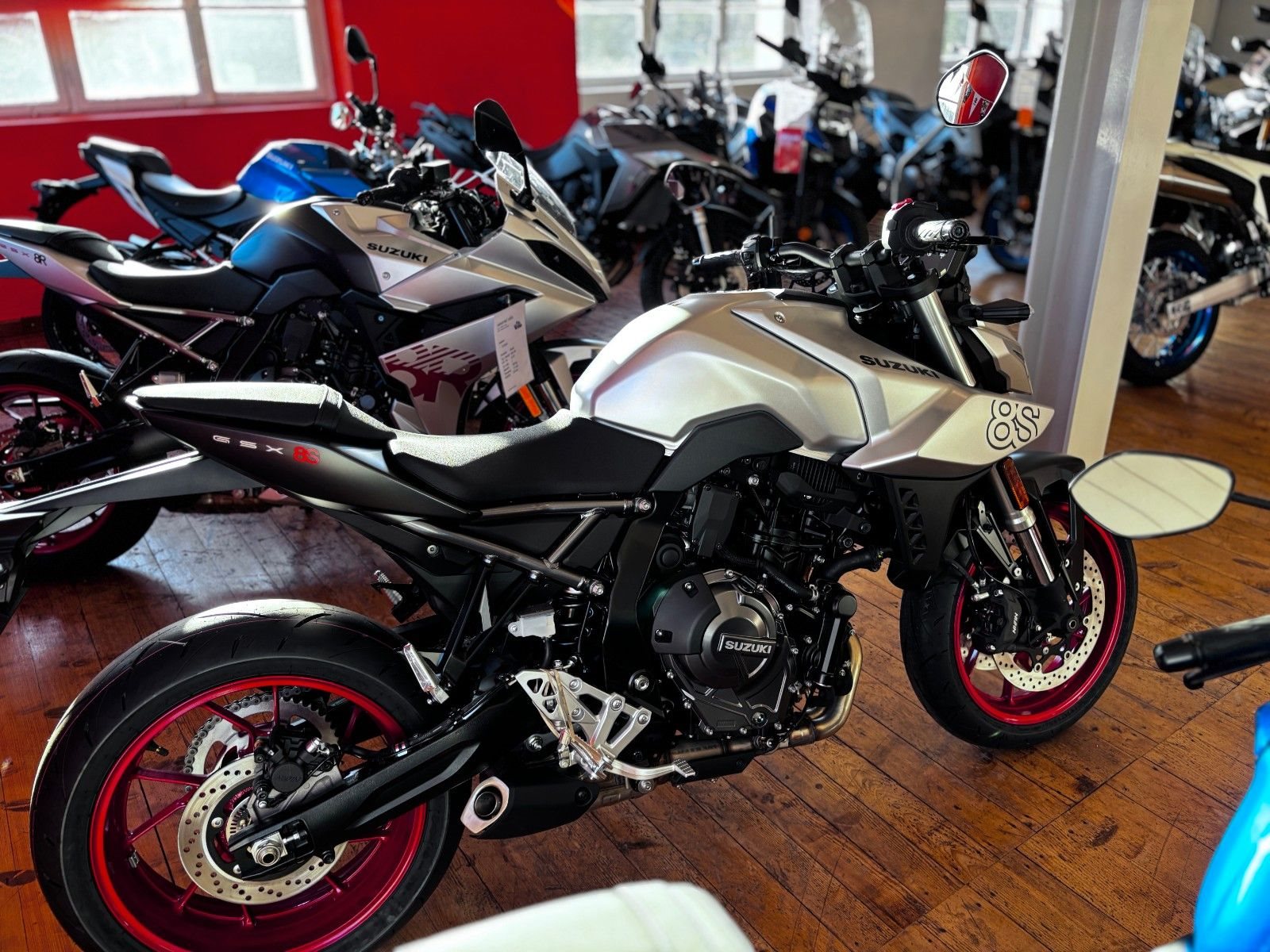 Suzuki GSX-8S
