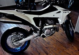 Neumotorrad Suzuki DR-Z4SM