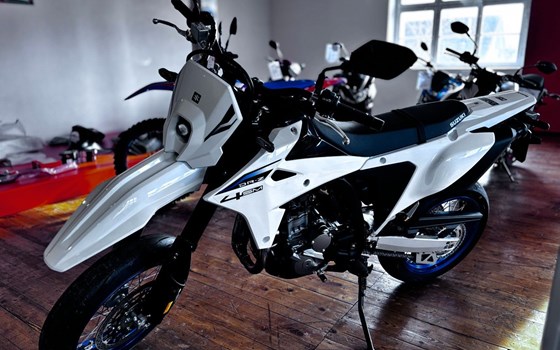 Neufahrzeug Suzuki DR-Z4SM - Bild 1