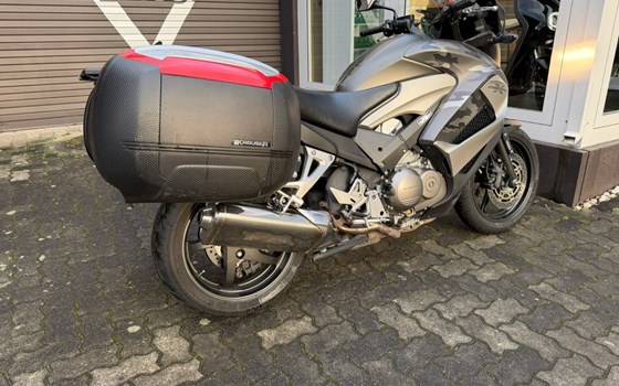 Gebrauchtmotorrad Honda VFR800X Crossrunner - Bild 10
