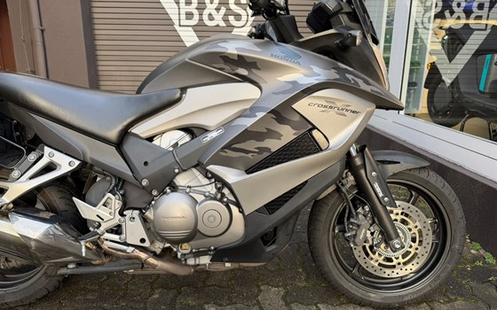 Gebrauchtmotorrad Honda VFR800X Crossrunner - Bild 11