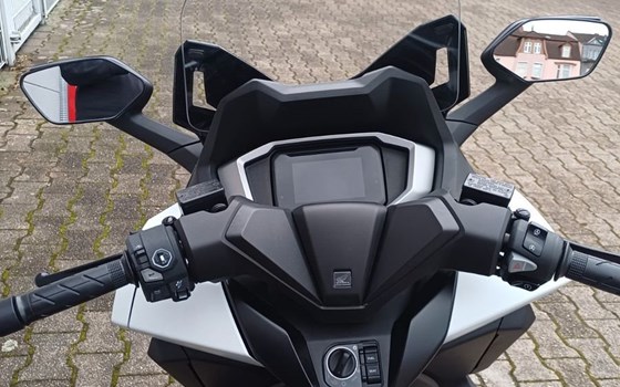 Gebrauchtmotorrad Honda Forza 125 - Bild 4