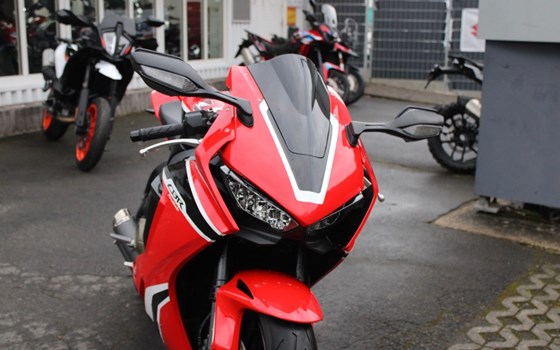 Gebrauchtmotorrad Honda CBR1000RR Fireblade - Bild 11