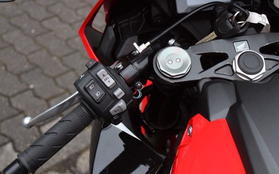 Gebrauchtmotorrad Honda CBR1000RR Fireblade - Bild 16