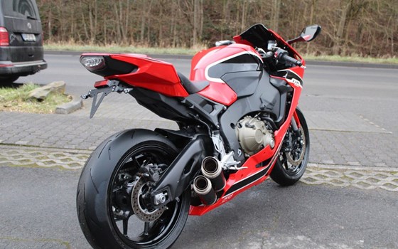 Gebrauchtmotorrad Honda CBR1000RR Fireblade - Bild 4