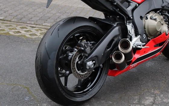 Gebrauchtmotorrad Honda CBR1000RR Fireblade - Bild 6