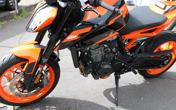 Gebrauchtmotorrad KTM 890 Duke GP - Bild 11