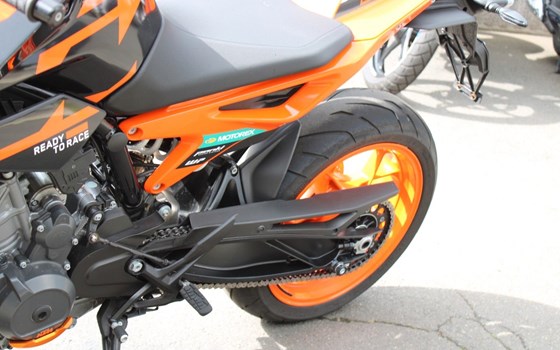 Gebrauchtmotorrad KTM 890 Duke GP - Bild 12