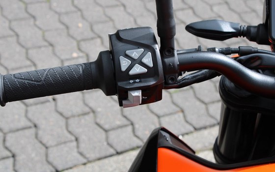 Gebrauchtmotorrad KTM 890 Duke GP - Bild 15