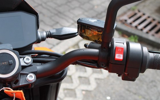 Gebrauchtmotorrad KTM 890 Duke GP - Bild 16