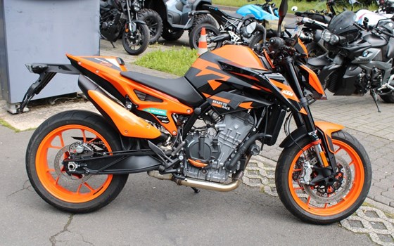 Gebrauchtmotorrad KTM 890 Duke GP - Bild 17