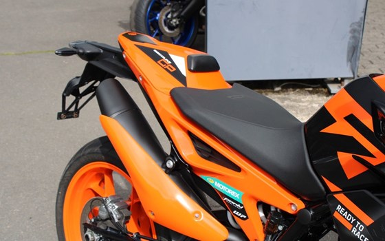 Gebrauchtmotorrad KTM 890 Duke GP - Bild 7