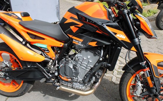 Gebrauchtmotorrad KTM 890 Duke GP - Bild 8