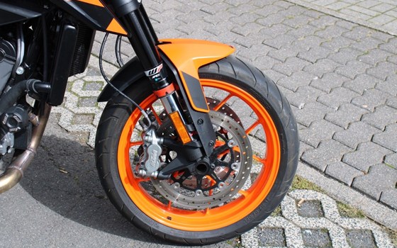 Gebrauchtmotorrad KTM 890 Duke GP - Bild 9