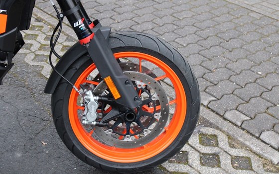 Gebrauchtmotorrad KTM 890 SMT - Bild 10