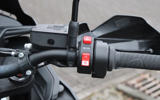 Gebrauchtmotorrad KTM 890 SMT - Bild 16