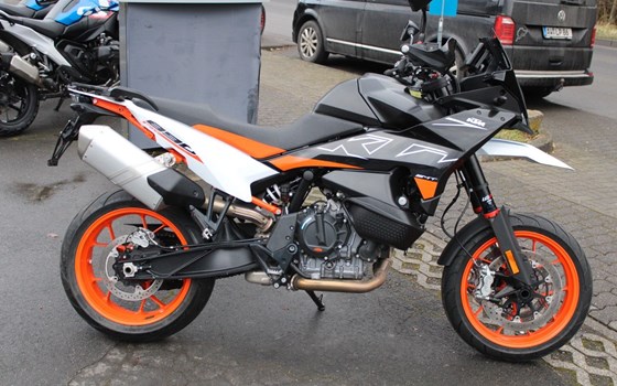 Gebrauchtmotorrad KTM 890 SMT - Bild 18