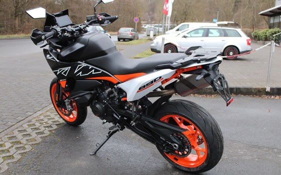 Gebrauchtmotorrad KTM 890 SMT - Bild 3