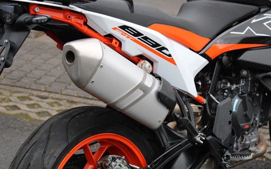 Gebrauchtmotorrad KTM 890 SMT - Bild 6