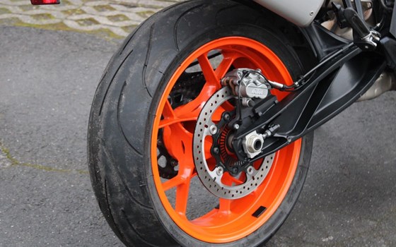 Gebrauchtmotorrad KTM 890 SMT - Bild 7