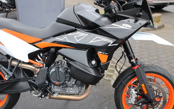 Gebrauchtmotorrad KTM 890 SMT - Bild 9