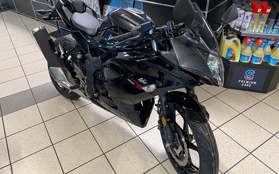 Neufahrzeug Kawasaki Ninja 125 - Bild 2
