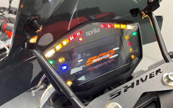 Gebrauchtmotorrad Aprilia Shiver 900 - Bild 8