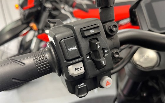 Gebrauchtmotorrad Honda CB 1000 R - Bild 7