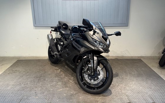 Neufahrzeug Kawasaki Ninja ZX-4RR - Bild 1