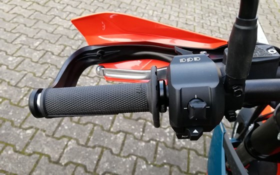 Neufahrzeug KTM 690 SMC R - Bild 10