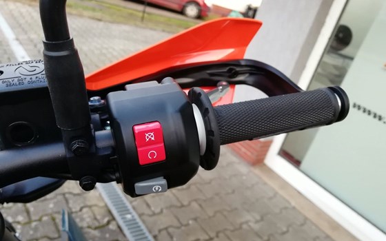 Neufahrzeug KTM 690 SMC R - Bild 11