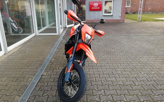 Neufahrzeug KTM 690 SMC R - Bild 3