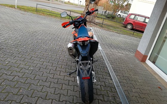 Neufahrzeug KTM 690 SMC R - Bild 7