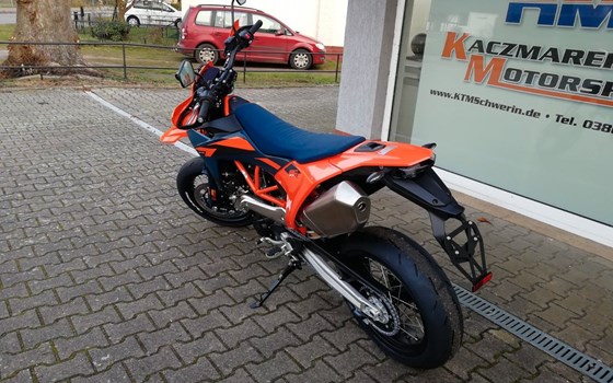 Neufahrzeug KTM 690 SMC R - Bild 8