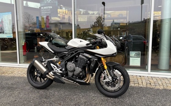 Gebrauchtmotorrad Triumph Speed Triple 1200 RR - Bild 3