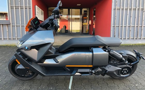 Gebrauchtmotorrad BMW CE 04 - Bild 1