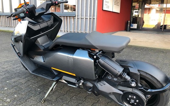 Gebrauchtmotorrad BMW CE 04 - Bild 3