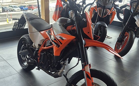 Neufahrzeug KTM 125 SMC R - Bild 2