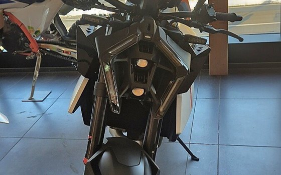 Neufahrzeug KTM 990 Super Duke R - Bild 1
