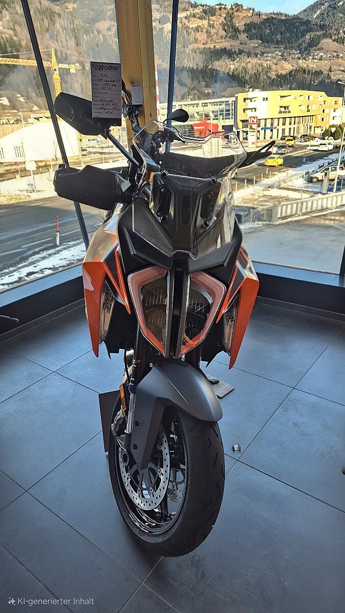 KTM 1290 Super Duke GT 