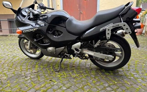 Gebrauchtmotorrad Suzuki GSX 750 F - Bild 2