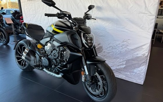 Gebrauchtmotorrad Ducati Diavel V4 - Bild 3