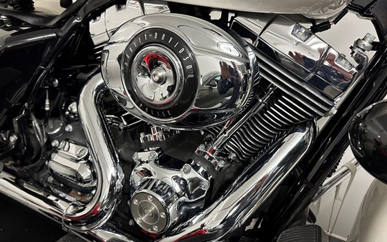 Gebrauchtmotorrad Harley-Davidson Road King Police FLHP - Bild 13