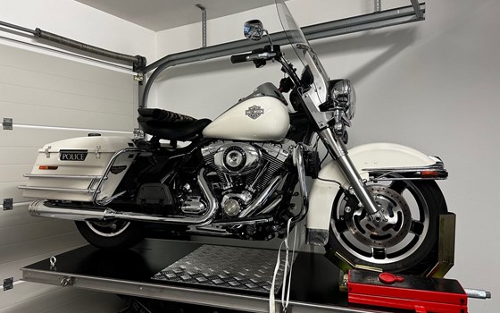 Gebrauchtmotorrad Harley-Davidson Road King Police FLHP - Bild 2