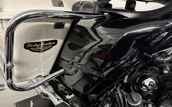 Gebrauchtmotorrad Harley-Davidson Road King Police FLHP - Bild 3