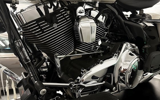 Gebrauchtmotorrad Harley-Davidson Road King Police FLHP - Bild 6