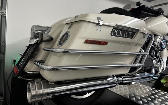 Gebrauchtmotorrad Harley-Davidson Road King Police FLHP - Bild 7